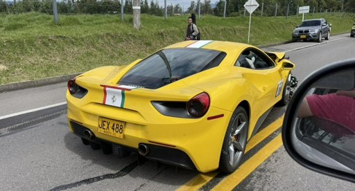 Insólita colisión: Ferrari de un empresario de servicios funerarios se accidenta y deja un motociclista muerto