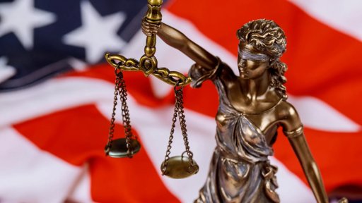 Trump Desafia Autoridades Locais com Envio de Forças Federais para Cidades Americanas