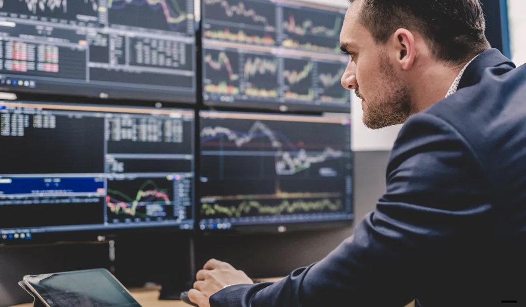 Wall Street sufre su peor jornada desde mayo por datos de empleo y tensiones arancelarias