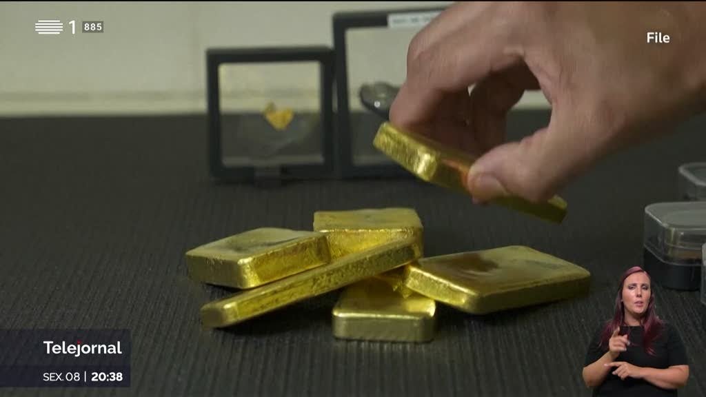 EUA aplicam tarifas sobre barras de ouro suíças, elevando preços do metal a máximos históricos