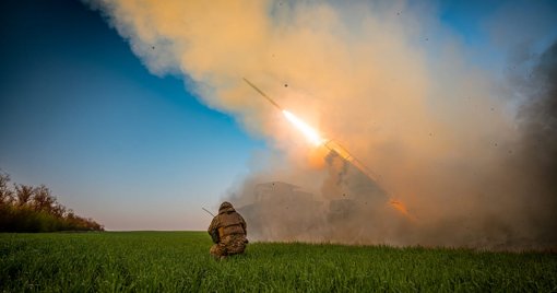 L'Ukraine intensifie ses frappes sur les raffineries de pétrole russes pour affaiblir l'économie de guerre