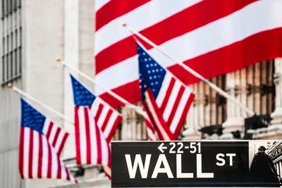 Wall Street atteint des sommets historiques grâce à l'optimisme sur l'inflation et la Fed