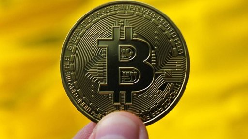 Bitcoin Pierde el Nivel de los 100,000 Dólares en Medio de Volatilidad Semanal