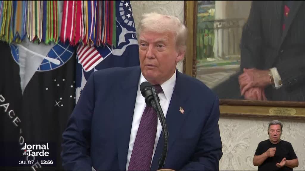 Trump Impõe Tarifa de 100% sobre Semicondutores e Agita Indústria Tecnológica