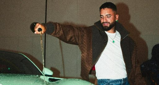 El Ferrari "único en el mundo" de Maluma genera revuelo en Medellín tras ser detenido por la policía de tránsito