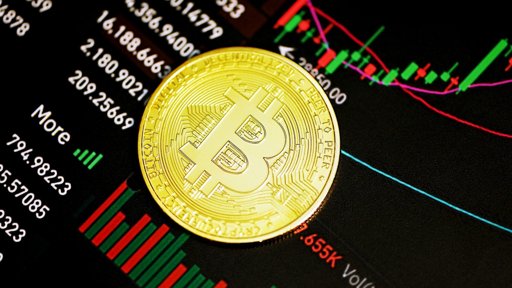 Bitcoin atinge novo máximo histórico acima de 125.000 dólares