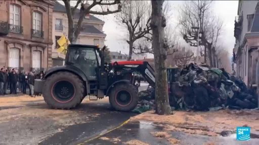 La crise de la dermatose bovine enflamme le Sud-Ouest
