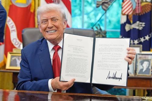 Trump crea grupo operativo contra la “izquierda radical” y la politiza tras tiroteo en Dallas