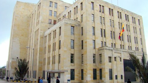 Gobierno Ajusta Reforma Tributaria en Intento Fallido por Lograr Consenso