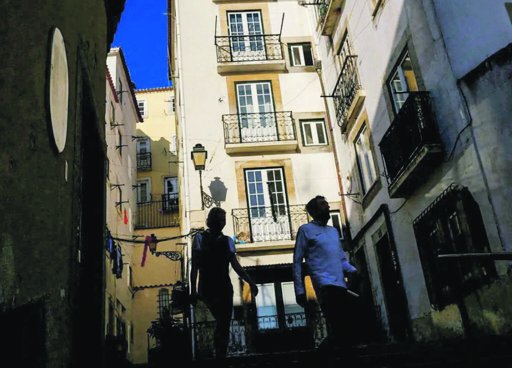 Novo regulamento do Alojamento Local em Lisboa aprovado com divisão política