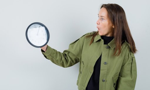 Mudança para o Horário de Inverno Gera Debate sobre Saúde e Pertinência