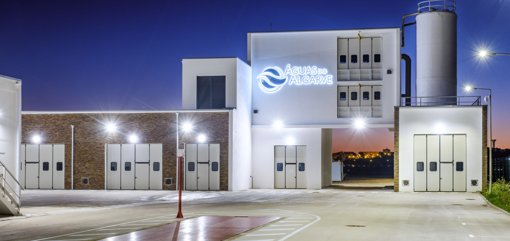 Concurso no Algarve transforma guarda-chuvas em arte pela mão de idosos e pessoas com deficiência