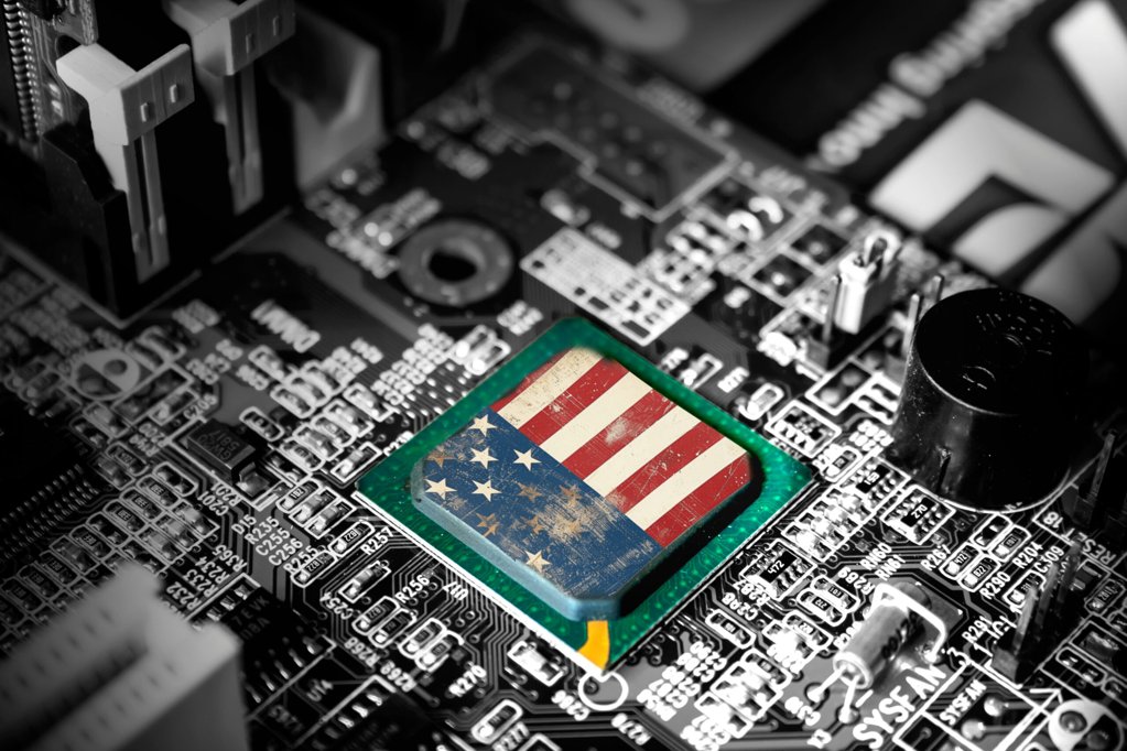 EUA impõem tarifa de 100% sobre semicondutores para impulsionar produção interna