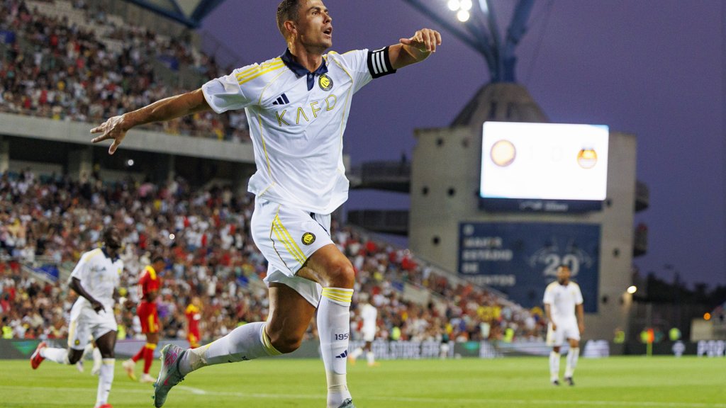 Al Nassr negoceia Kingsley Coman para formar ataque temível com Ronaldo