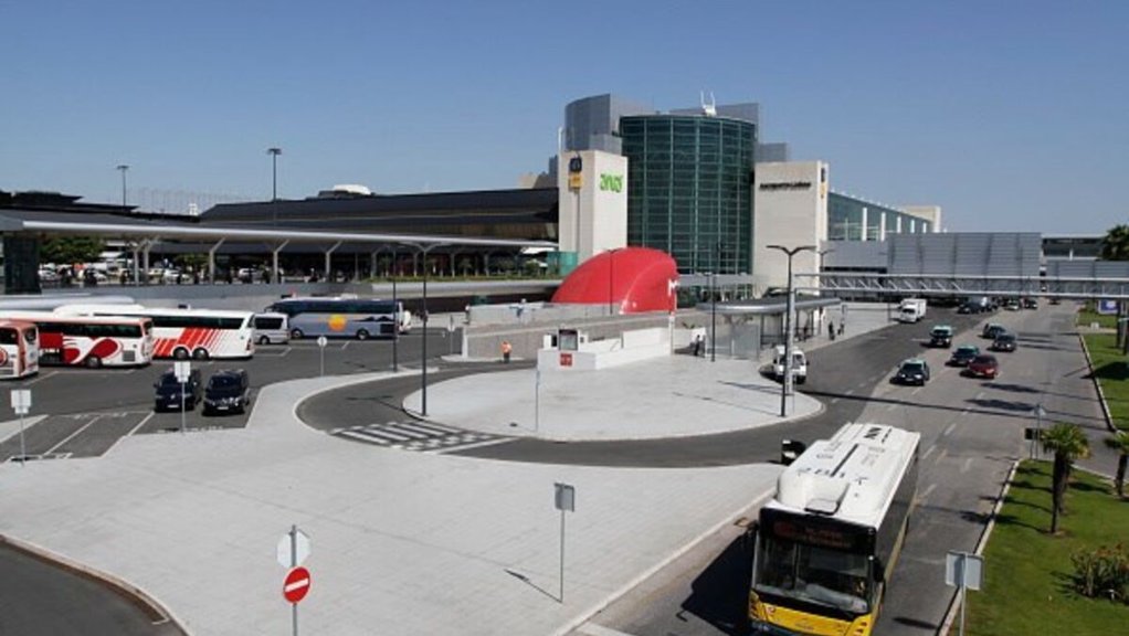 Greve dos trabalhadores da Menzies causa caos e cancelamentos no Aeroporto de Lisboa