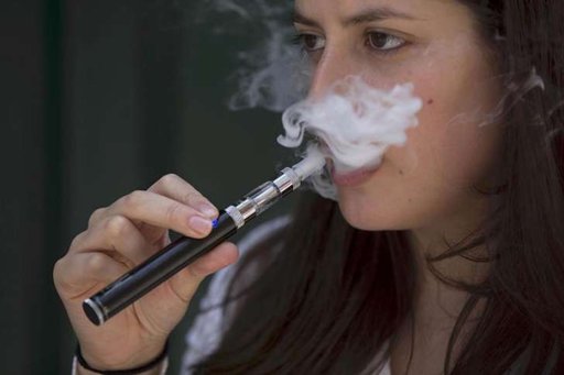Congreso aprueba en 'fast track' reformas clave sobre aranceles y prohibición de vapeadores