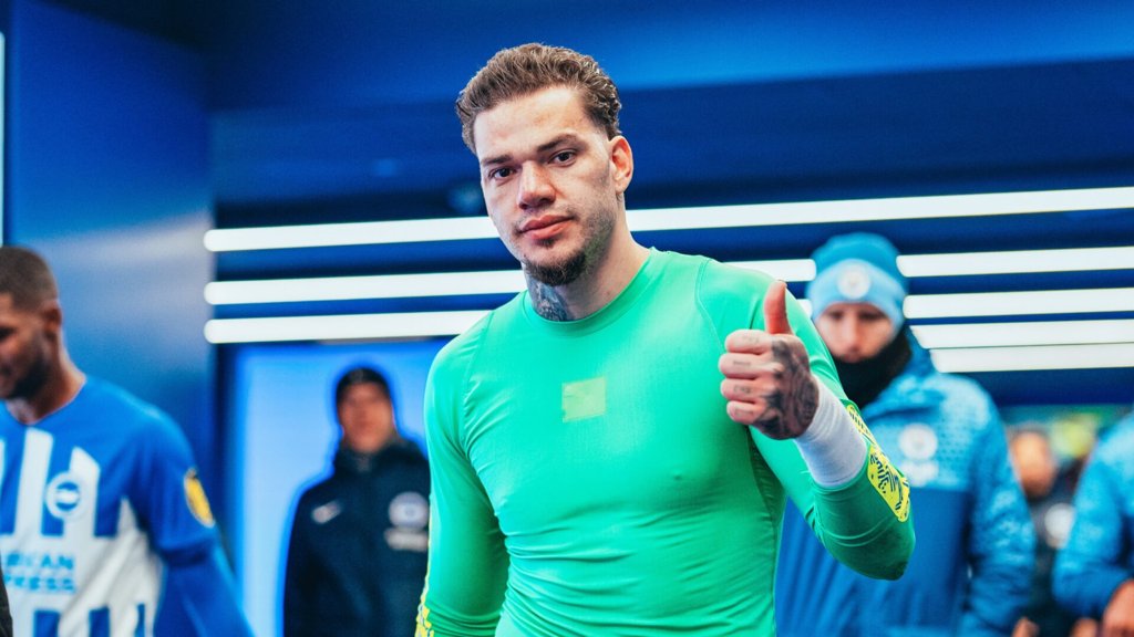 Revolução na baliza do Manchester City: Ederson perto do Galatasaray e Donnarumma na mira