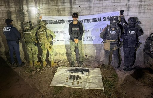 Detienen a Filiberto 'N', presunto miembro de 'Los Chapitos', en operativo federal cerca de Culiacán