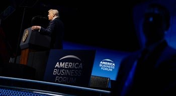 Trump intensifica pressão sobre Venezuela com ameaças de ataques terrestres e contacto com Maduro