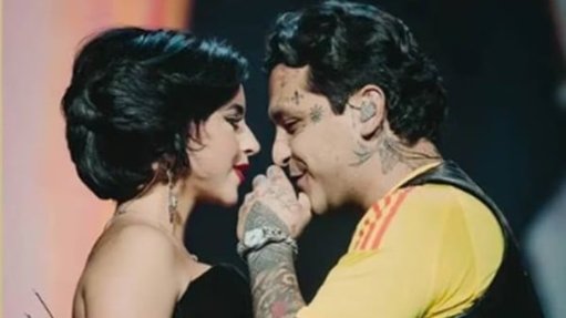 Ángela Aguilar y Christian Nodal se unen al reto viral del “tortillazo”