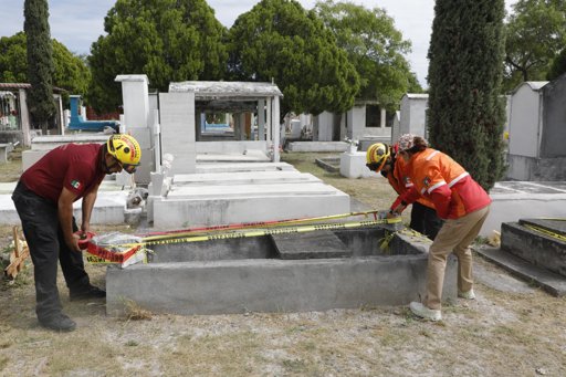 Municipios metropolitanos alistan panteones para el Día de Muertos