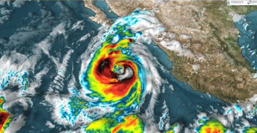 Huracán Priscilla se intensifica a categoría 2 y podría alcanzar la 3; suspenden clases en BCS y Nayarit
