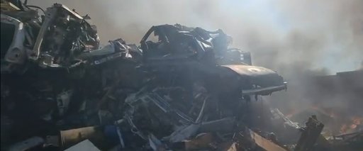 Serie de incendios en Juárez y Monterrey moviliza a cuerpos de emergencia