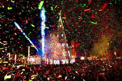 Tapachula da inicio a las festividades decembrinas con espectacular encendido del árbol navideño