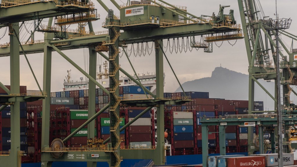 EUA reduzem tarifas sobre produtos angolanos de 32% para 15%