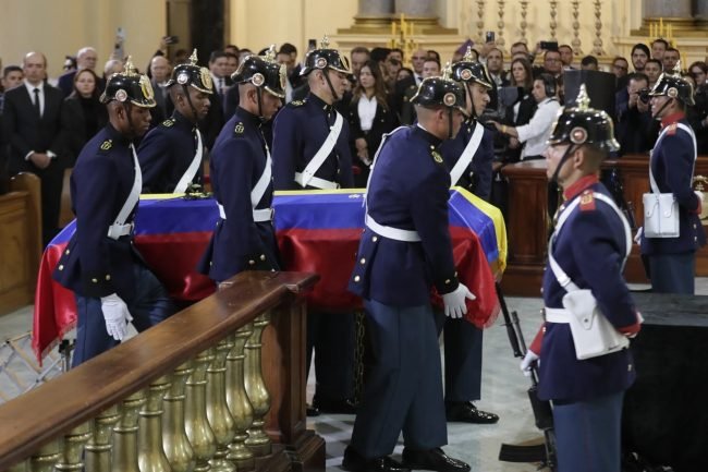 Alto funcionario de EE. UU. asiste al funeral de Miguel Uribe como gesto de respaldo de Trump a Colombia