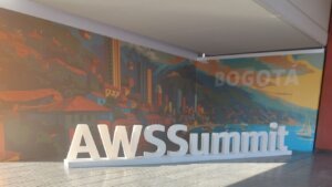 AWS compite en IA empresarial con el lanzamiento de QuickSuite