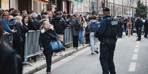 Forte affluence pour la sortie du nouveau livre de Nicolas Sarkozy, « Journal d'un prisonnier »