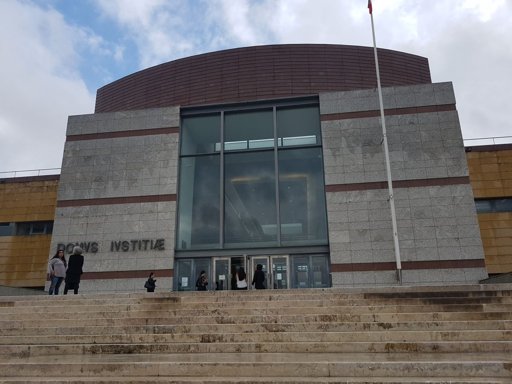 Professor de música vai a julgamento por 28 crimes sexuais contra alunos menores