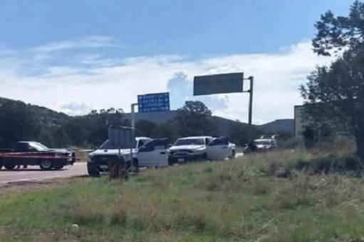Hallan cinco cuerpos con signos de violencia en carretera de Chihuahua