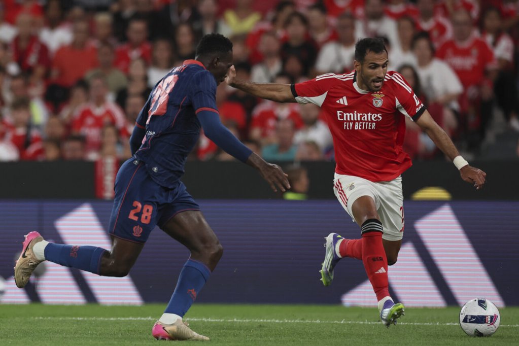 Benfica superioriza-se ao Nice com agregado de 4-0 e avança na Champions