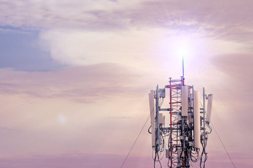 Posible integración de Tigo y Movistar genera debate sobre la competencia en Colombia