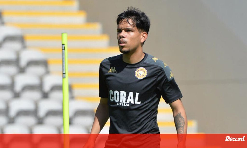 Nacional Gere Situação Clínica de Trio de Jogadores