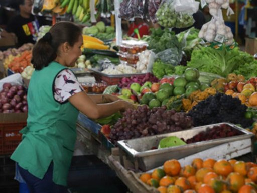 Polémica por aumento del IVA a la gasolina y el diésel desata críticas generalizadas