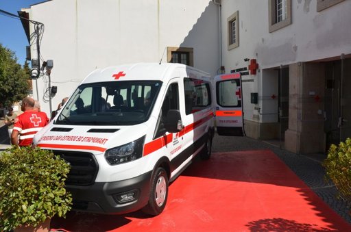 Parceria entre Município e Cruz Vermelha Garante Nova Ambulância para Castelo Branco