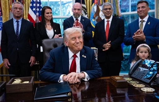 Trump Expande Guerra Comercial con Nuevos Aranceles a Múltiples Sectores