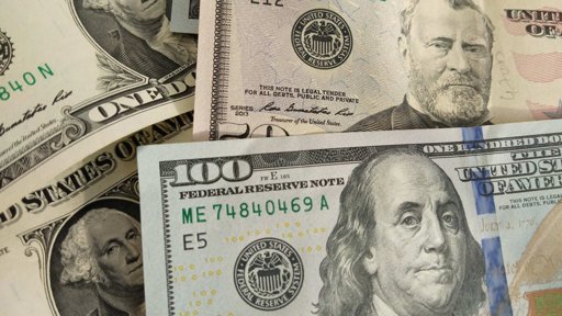 Peso Mexicano Cede Terreno ante un Dólar Fortalecido Globalmente