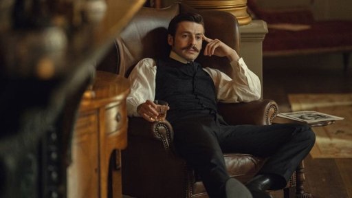 'La Casa Guinness', el nuevo drama histórico del creador de 'Peaky Blinders', triunfa en Netflix