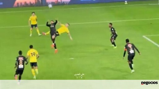 Cristiano Ronaldo Marca Golo de Pontapé de Bicicleta e Encanta o Mundo do Futebol