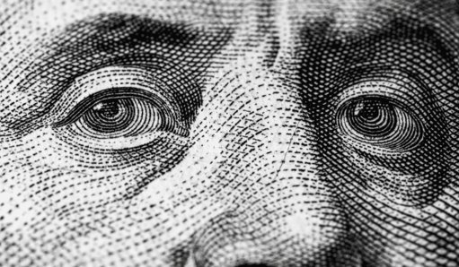 Precios del petróleo suben tras decisión de la OPEP+ de limitar aumento de producción