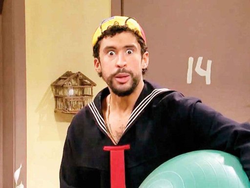 Bad Bunny rinde homenaje a ‘El Chavo del 8’ en Saturday Night Live