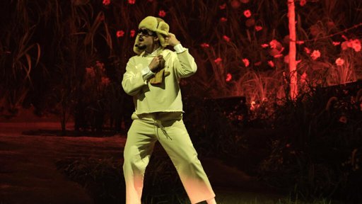 Anuncio de Bad Bunny en el Super Bowl desata controversia política y amenazas de operativos migratorios