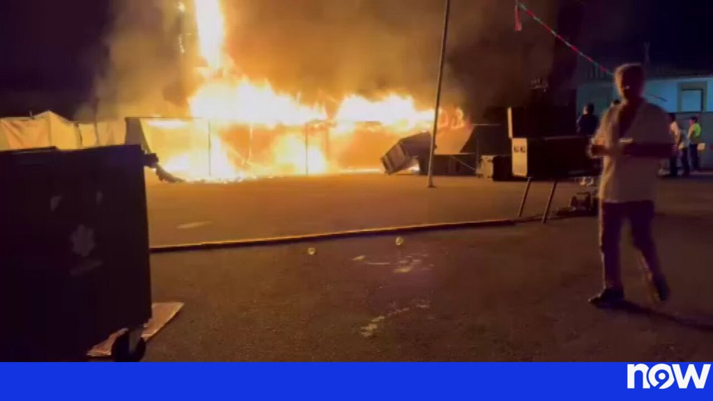 Vingança em festa popular: homem incendeia camião-palco após ser rejeitado por bailarina