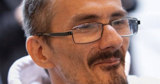 Streamer francês morre em direto após alegados abusos