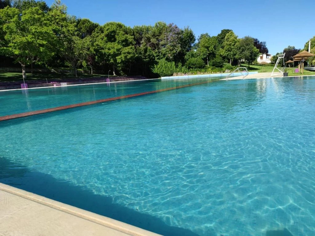 Aljustrel reforça inclusão com novas cadeiras de acesso a piscinas municipais