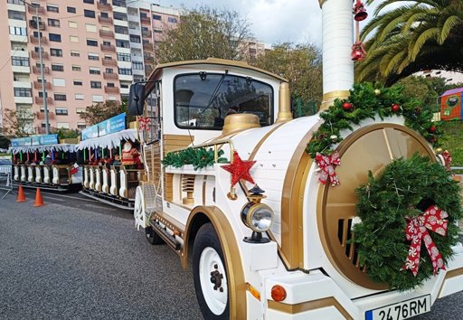Comboio de Natal Solidário Une Diversão e Apoio Social no Cacém e São Marcos